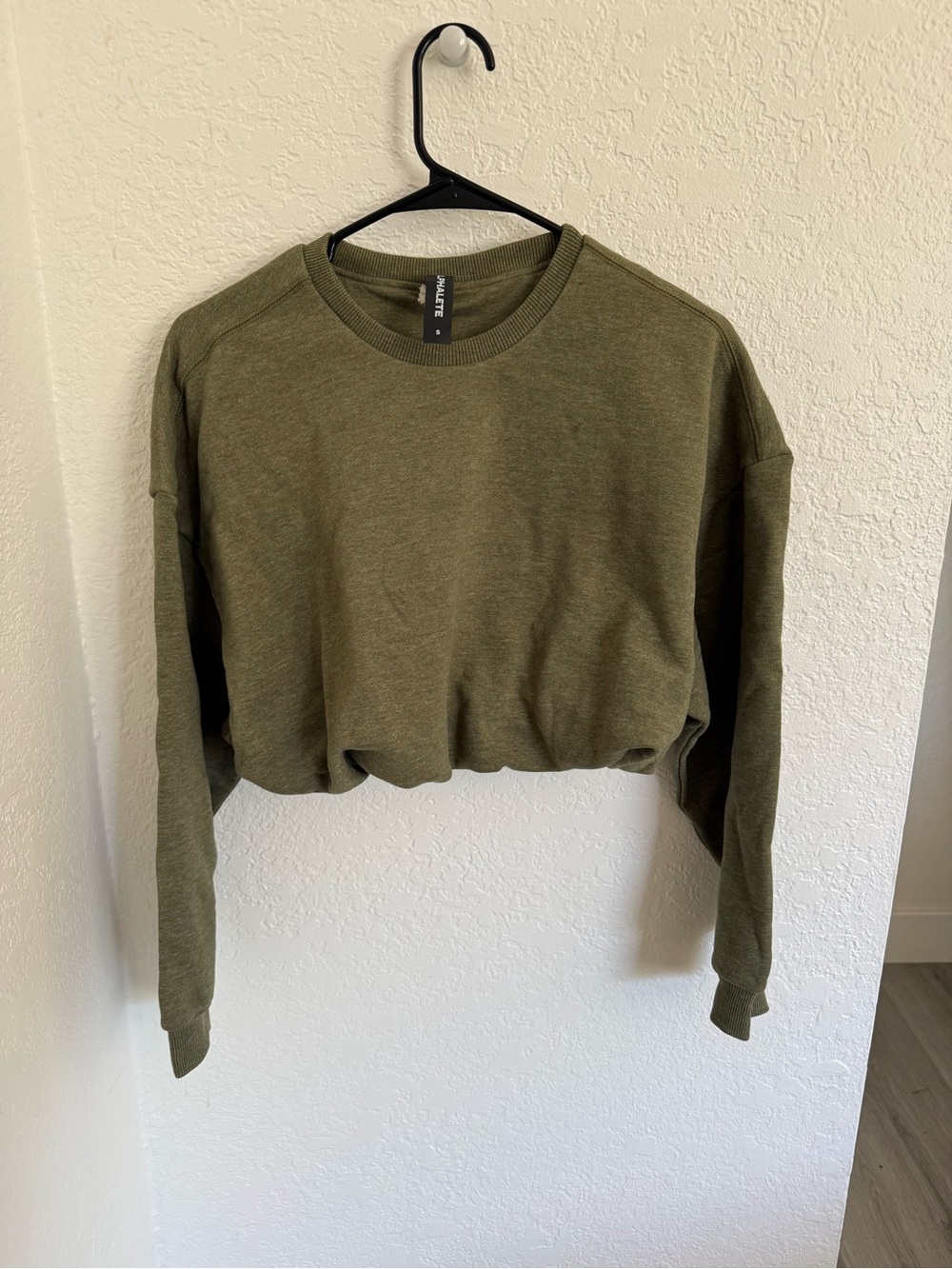 Alphalete Olive Green Cropped Crew Sweatshirt